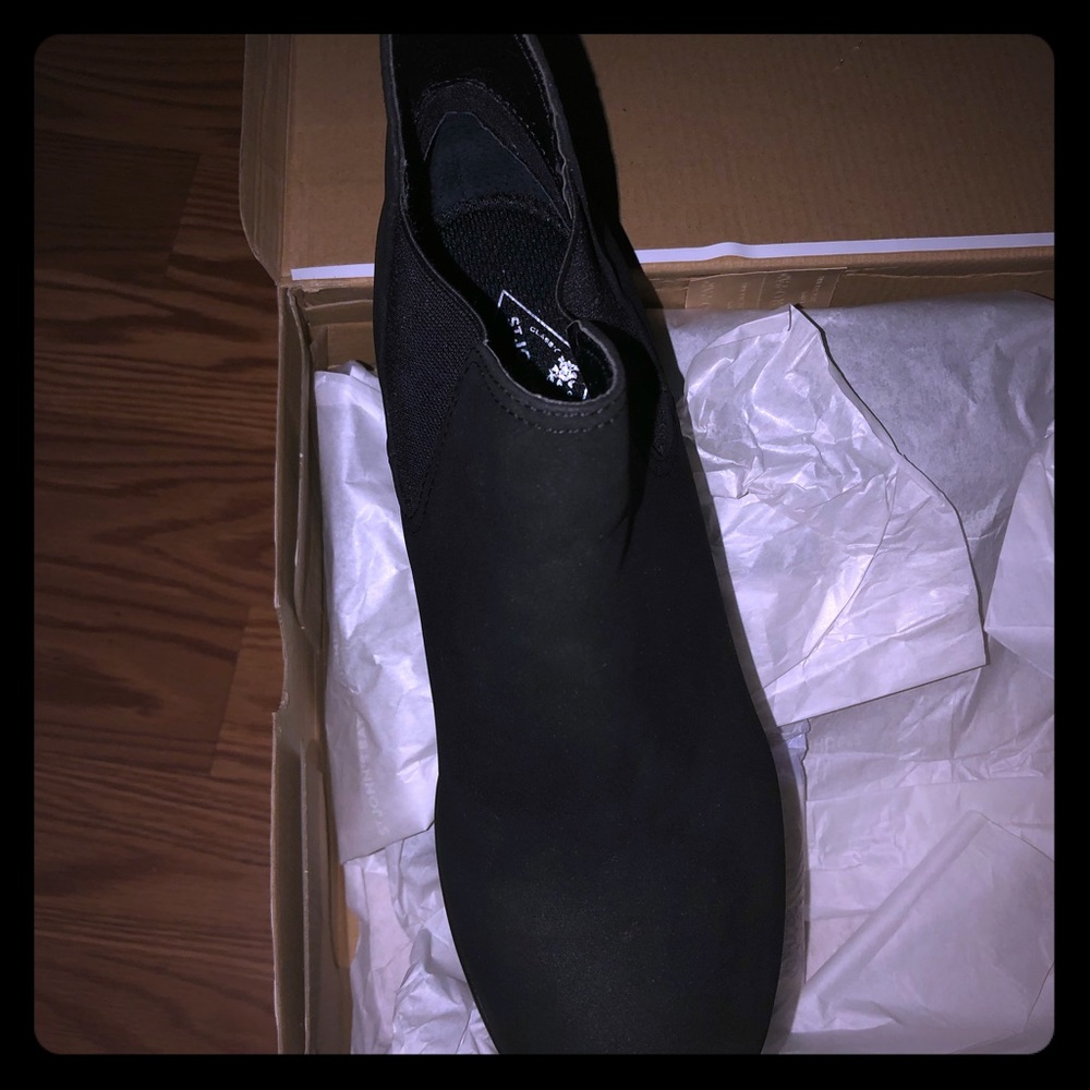 New In Original Box SJB Women’s Shoes 👟Sz 8 Black